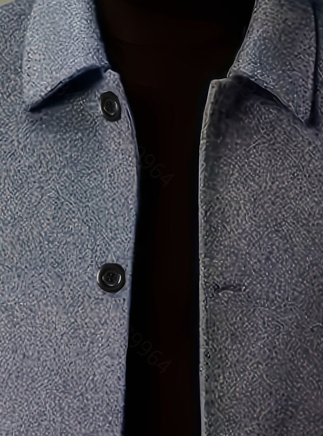 Men's single-breasted wool overcoat with classic collar, collar detail